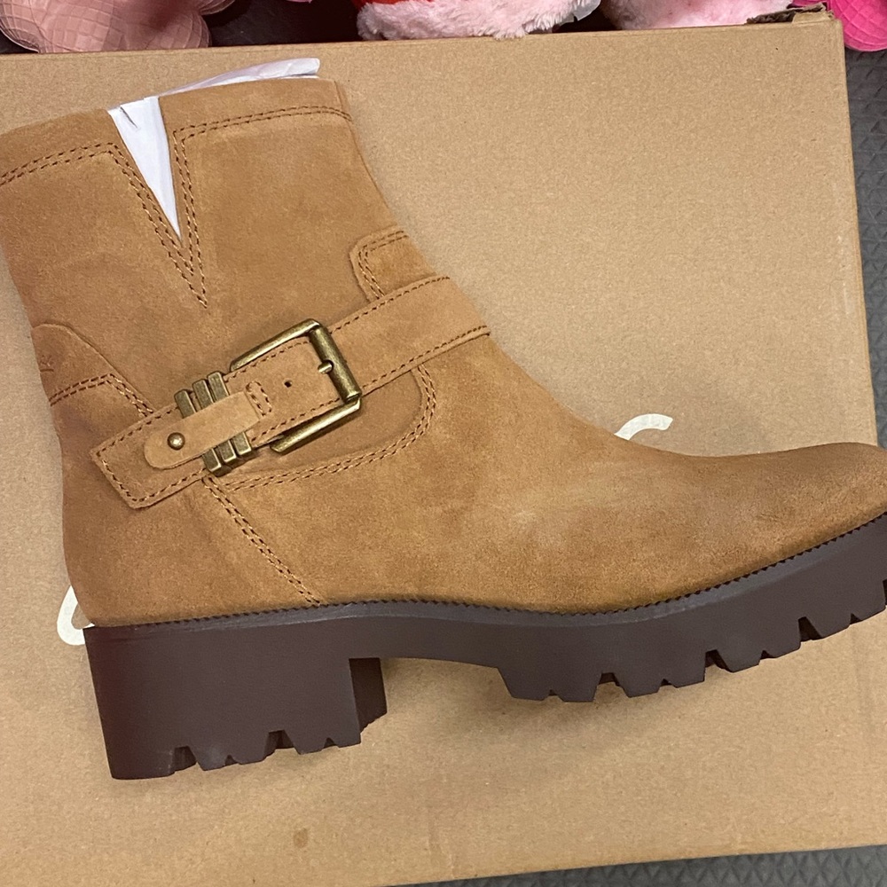 Free Shipping!!!Suede side-zip boots with rounded front.